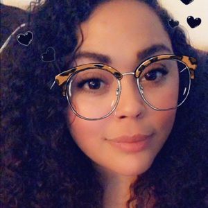 Meet your Posher, Melissa